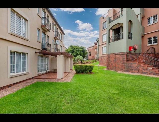 2 BEDROOM APARTMENT FOR SALE IN CASTLEVIEW